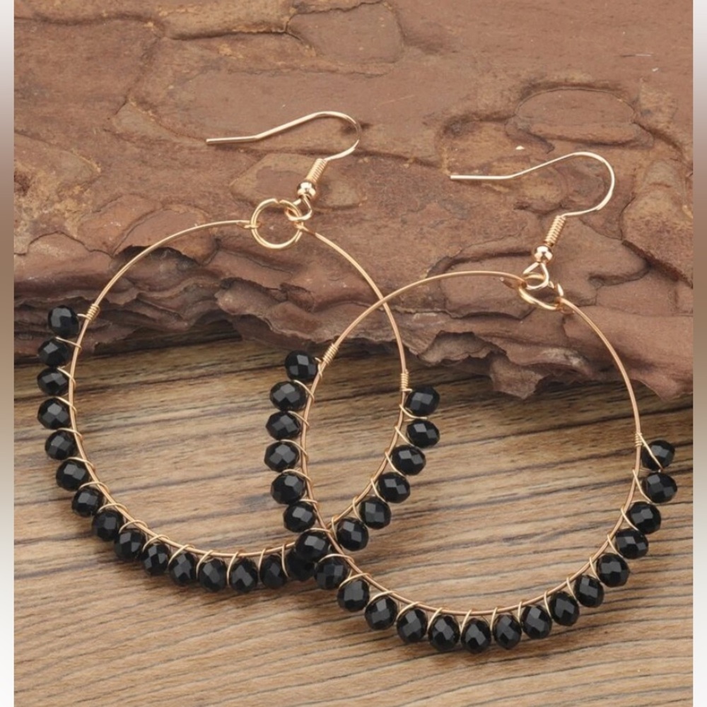 Gold ear drop beaded earrings
*new*